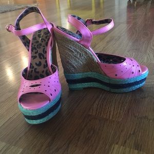 Jessica Simpson pink wedges