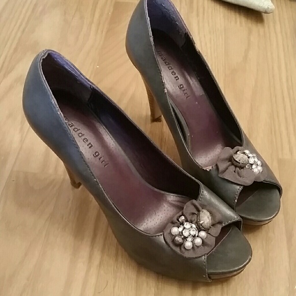 Madden Girl Grey Peep-Toe Pumps