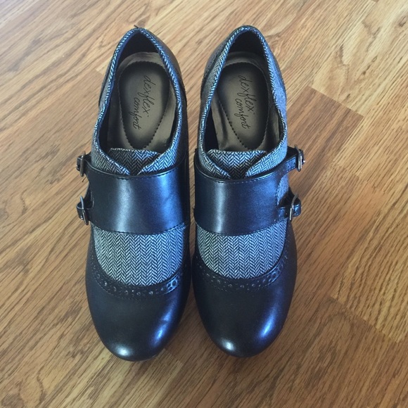 Black heels - Picture 2 of 3