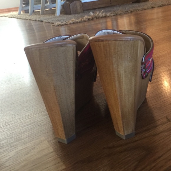 Brand new red wedges! - Picture 3 of 3