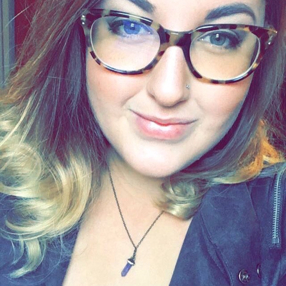 Meet your Posher, Alicia