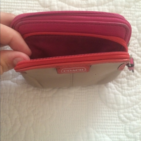 Small Coach Wallet - Picture 3 of 4