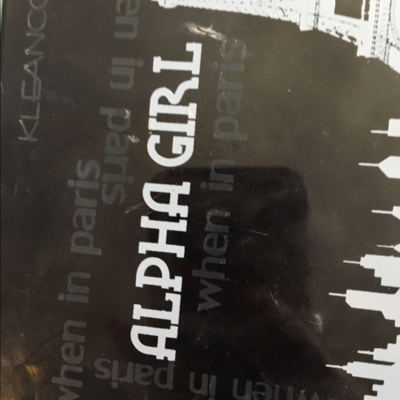 Alpha girl Paris eyeshadow and Eyebrow kit - Picture 2 of 2