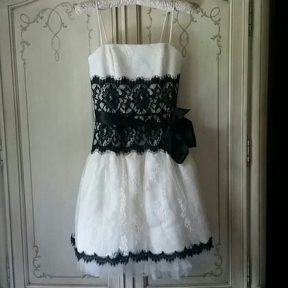 Jessica McClintock formal lace dress.