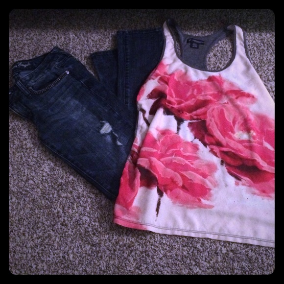 BUNDLE🌺American eagle skinny jeans and tank top