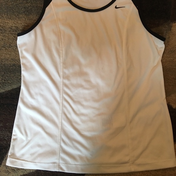 NWOT nike performance top! - Picture 2 of 3