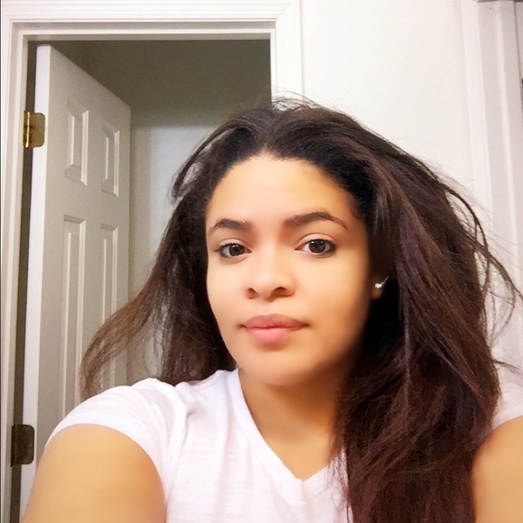 Meet your Posher, Jennifer - Picture 1 of 1