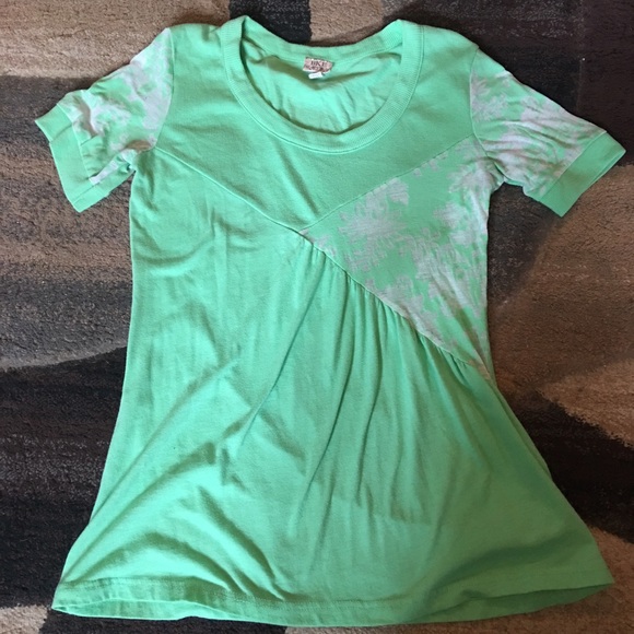 BKE green top! - Picture 1 of 2