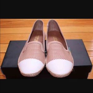 Kendall & Kylie Flats - Like New Size 7