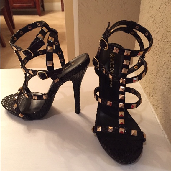 Strappy sandals