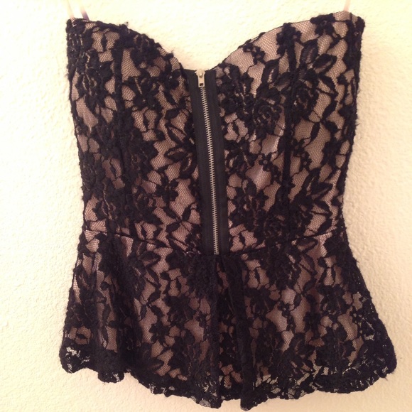 Strapless lace blouse (XS)