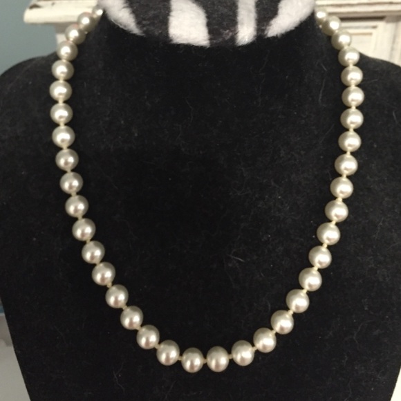 Majorca pearl necklace
