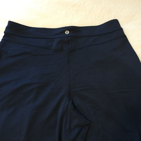Navy blue wide leg Lululemon ankle length pants - Picture 3 of 3
