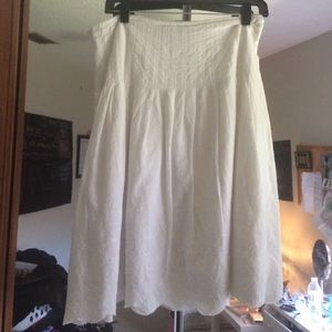 WHITE EMBELLISHED SKIRT