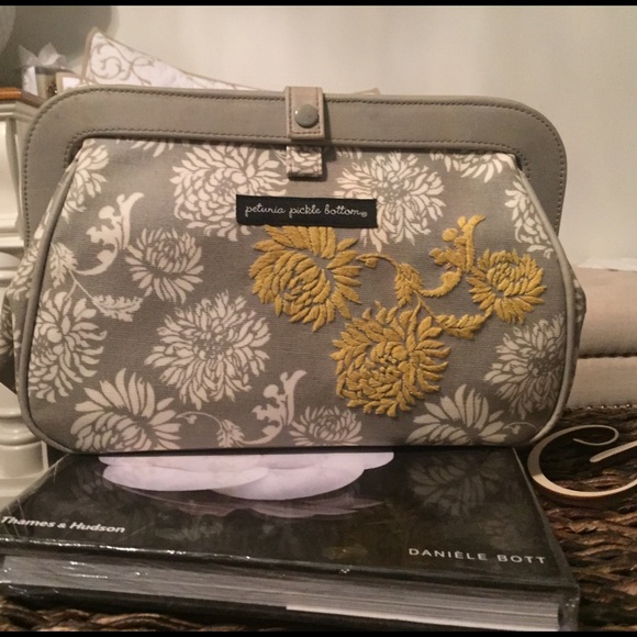 Petunia Pickle Clutch