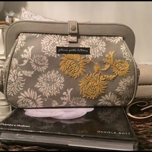 Petunia Pickle Clutch