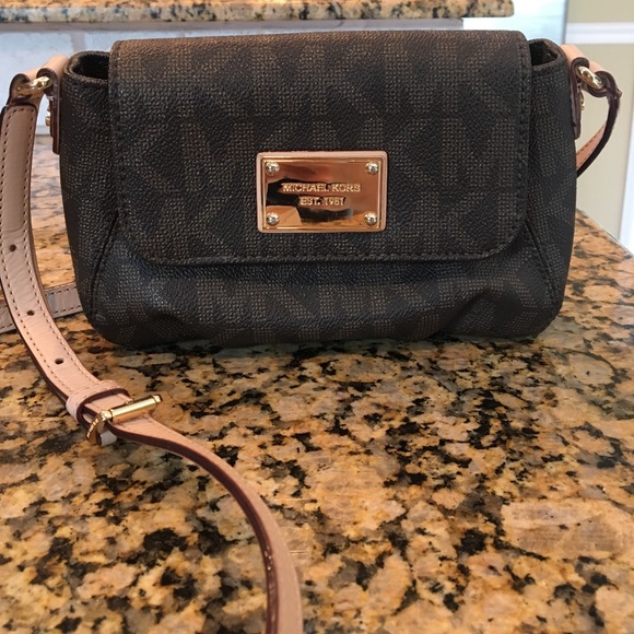 Micheal Kors Crossbody