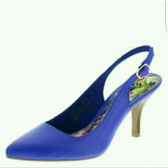 Shoes - Blue Sling back kitten heels