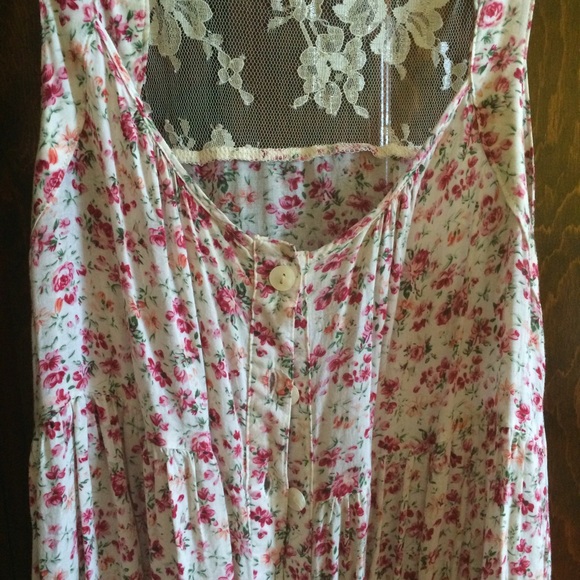 Floral tank top with lace back