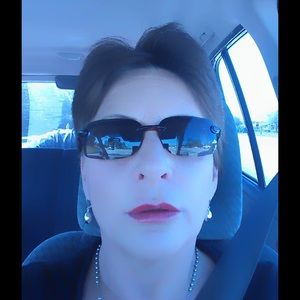 Meet your Posher, Paula