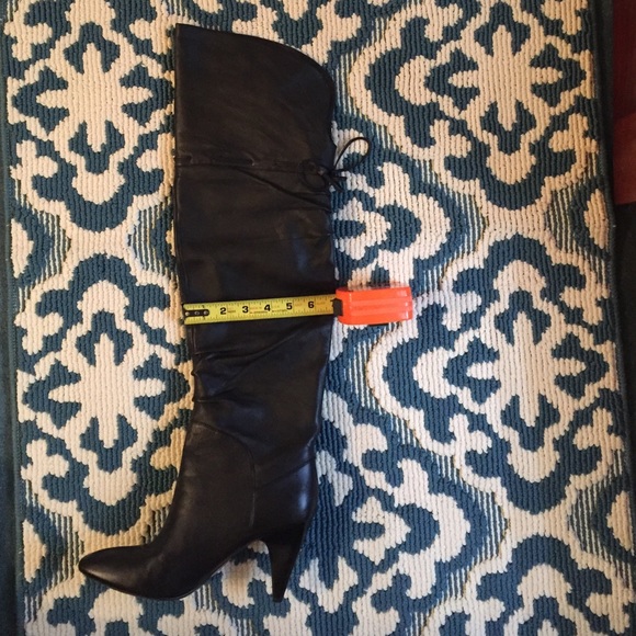 Guess Over the Knee Leather Boots in black - Picture 3 of 3