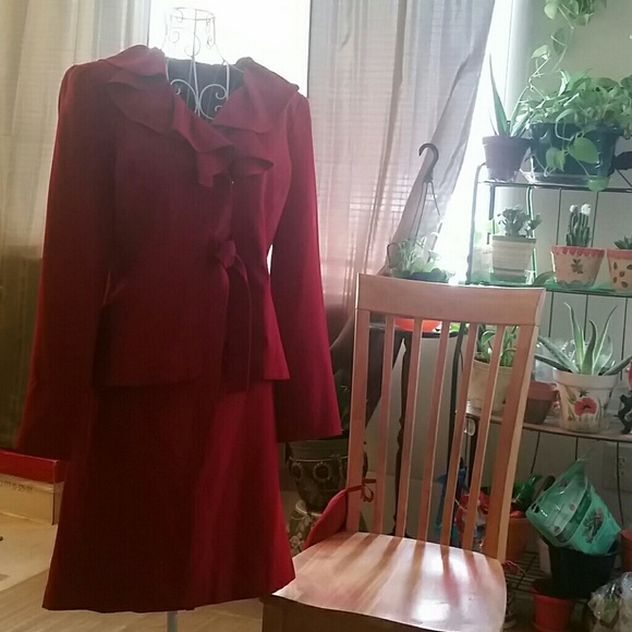 Ruffled collared Burgundy 2 pc suit