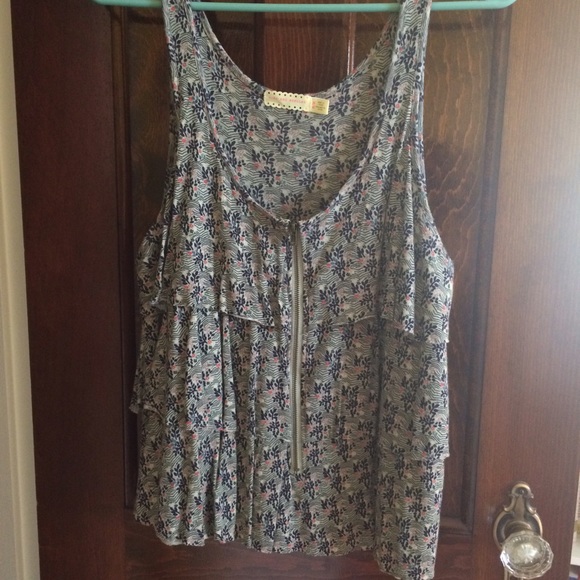 Zip up ruffled shirt