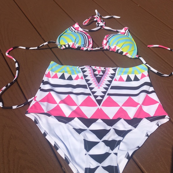 ✨✨🚨Brand new high waisted bikini. Last one 🔥 - Picture 5 of 8