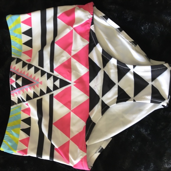 ✨✨🚨Brand new high waisted bikini. Last one 🔥 - Picture 3 of 8