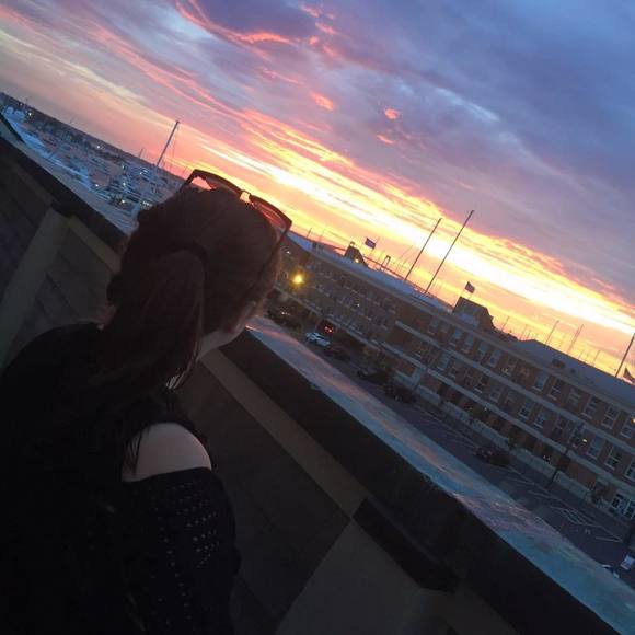 Meet your Posher, Melissa - Picture 1 of 1