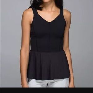 Lululemon pleated size 8 black tank