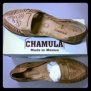NWT Chamula Brasilia Huaraches in Natural