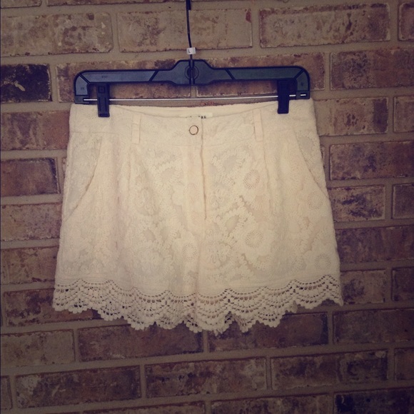 Flower lace shorts