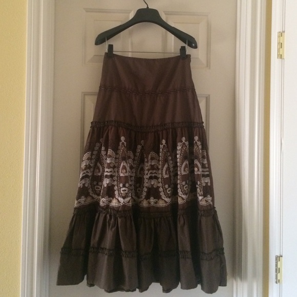 Boho brown maxi skirt w/ stitched details