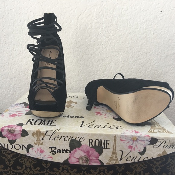 Shoes - Picture 2 of 3