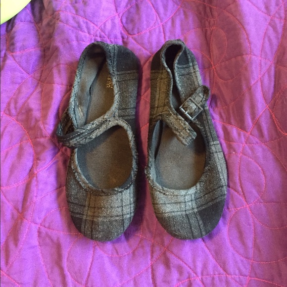 Black and grey flats