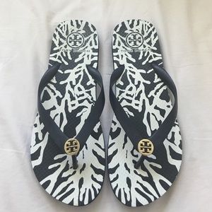 Tory Burch size 8 flip flop