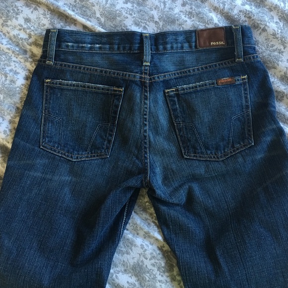 FOSSIL JEANS SIZE 28