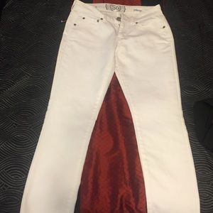 Size 9 white skinnys