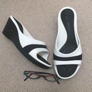 Crocs black and white wedges📌📌