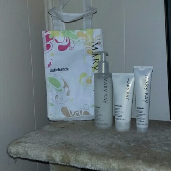 Mary kay satin hands set!
