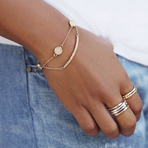 Pavé Curved Bar  &
Pavé Circle Station Bracelet