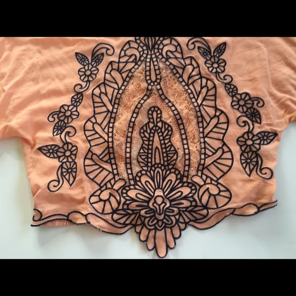 Brand new Challis 3/4 sleeve crop top - Picture 2 of 4