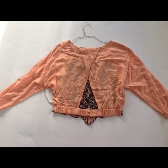 Brand new Challis 3/4 sleeve crop top - Picture 3 of 4