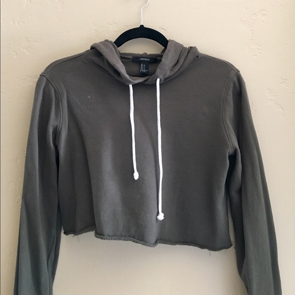 cropped sweatshirt