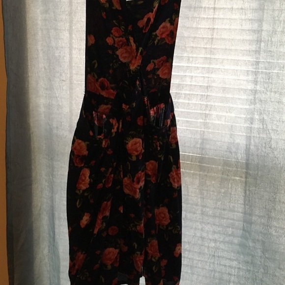 Dress - Picture 3 of 4