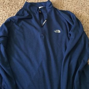 North face pull over