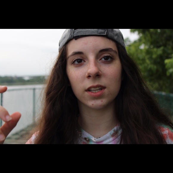 Meet your Posher, Emily - Picture 1 of 1