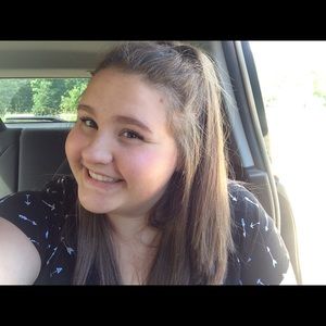 Meet your Posher, Alexis