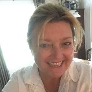 Meet your Posher, Elaine